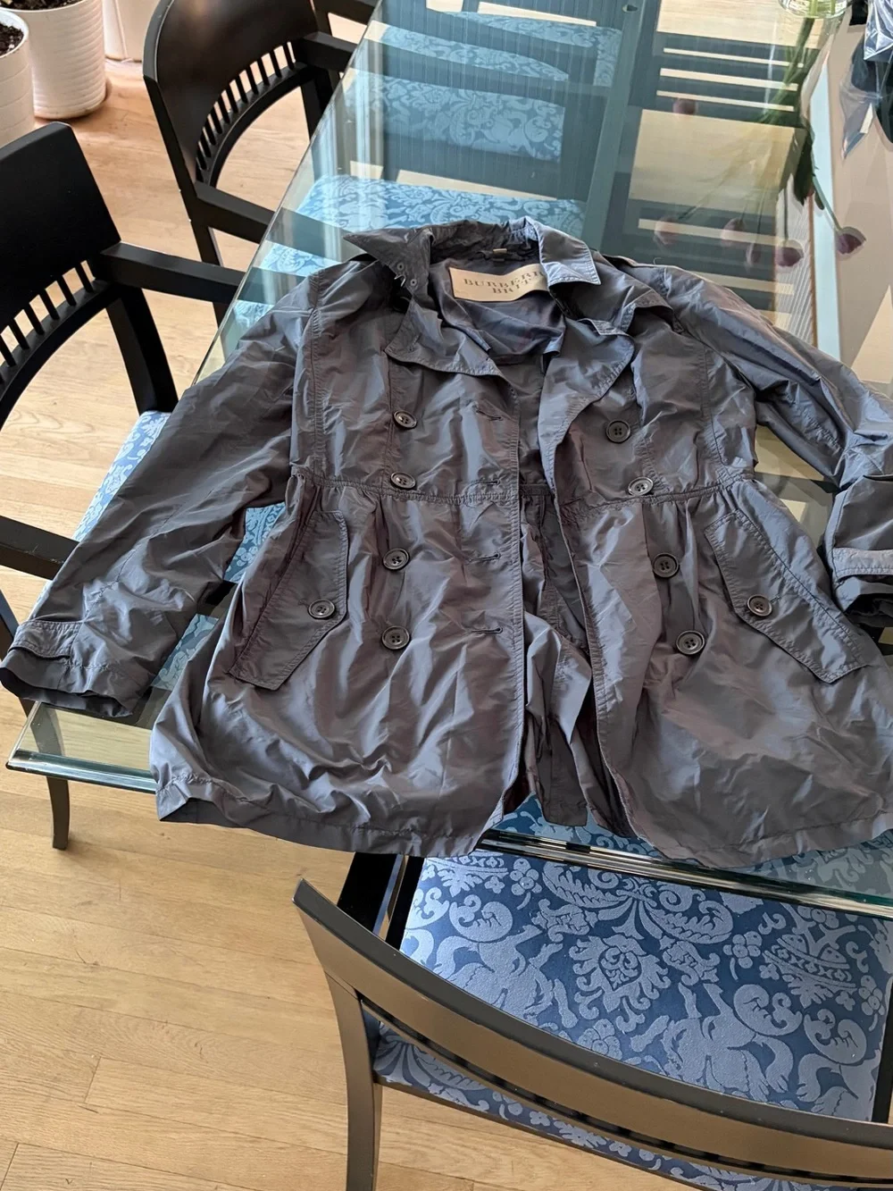 Burberry Women's Double-Breasted Trench Coat in Charcoal Gray - Picture 2 of 8